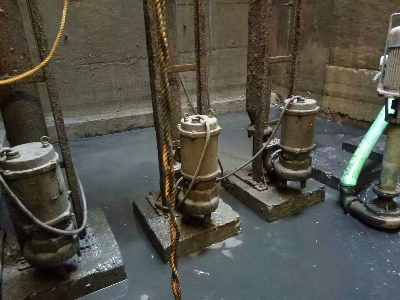 巴青污水池清理